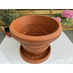 très jolis pots coupe deco modèle IDRA45TC avec sa soucoupe diamètre 37cm récupératrice d’eau