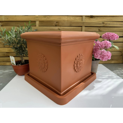très jolis pots coupe deco carré modèle IDQ45TC avec sa soucoupe 49*49cm récupératrice d’eau
